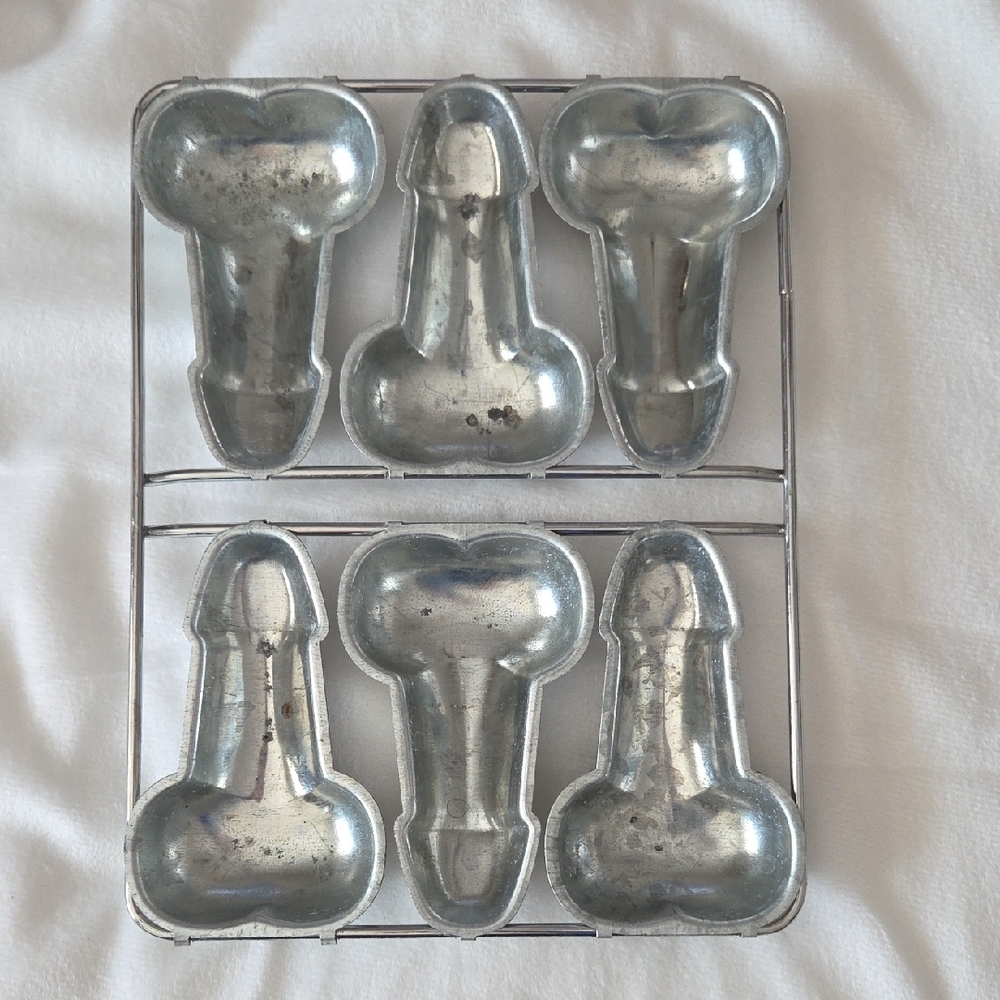 Bachelorette Novelty Muffin Cake Pan Phallic Shaped - Penis Molds
